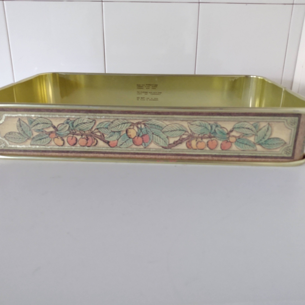 Vintage Corning For Pyrex 232 Cake Pan Holder Decorative Fruit Design New York